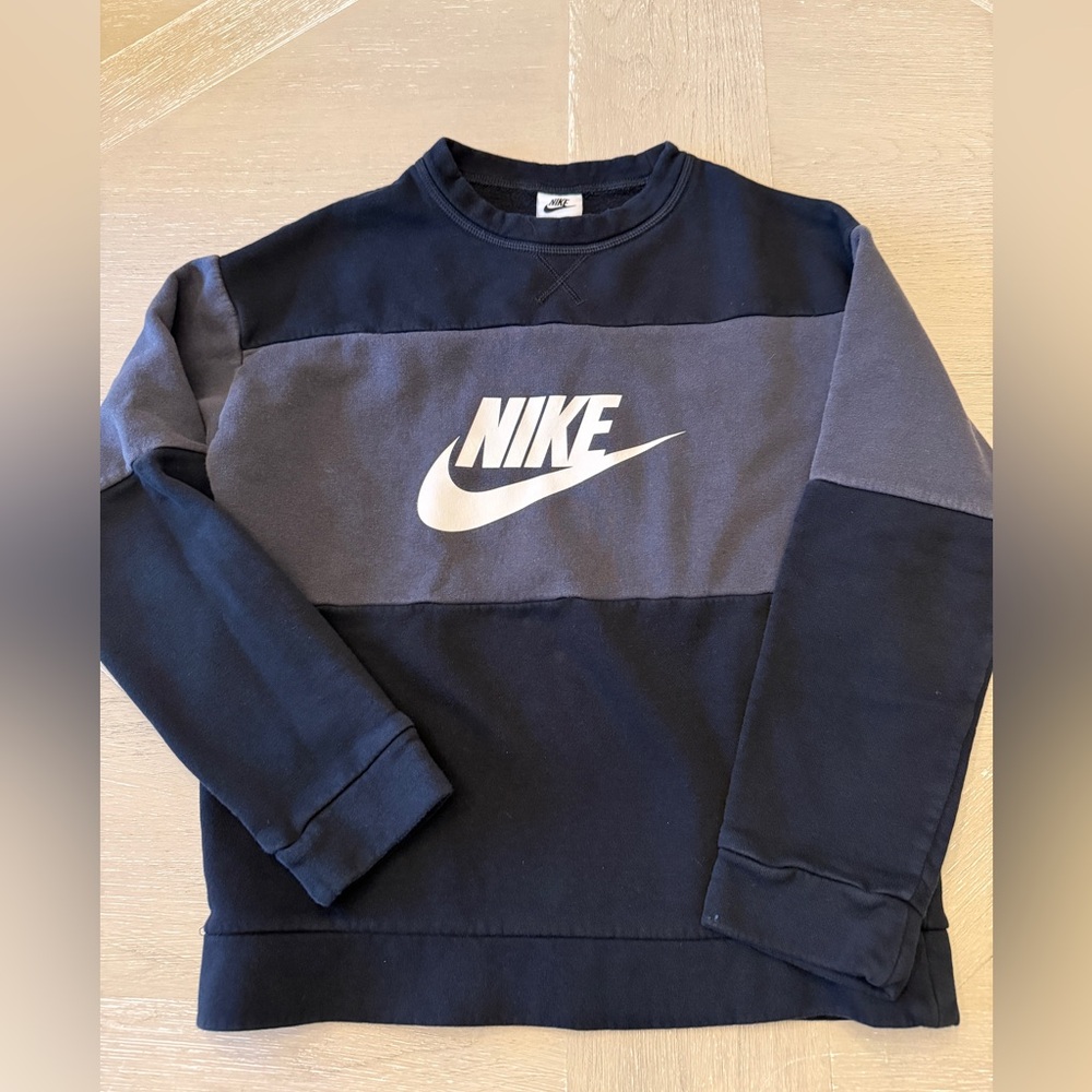 Boys Nike Black and Gray Crewneck Sweatshirt with White Swoosh Sz L